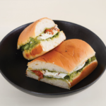 Burrata Caprese (ﺑوراﺗﺎ ﻛﺎﺑرﯾﺳﻲ)