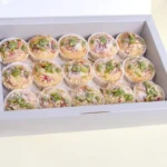 Pistachio Raspberry Muffin Box(بوكس مفن البستاشيو بالتوت البري)