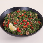 Quinoa Salad (ﺗﺑوﻟﮫ ﺑﺎﻟﻛﯾﻧوا)